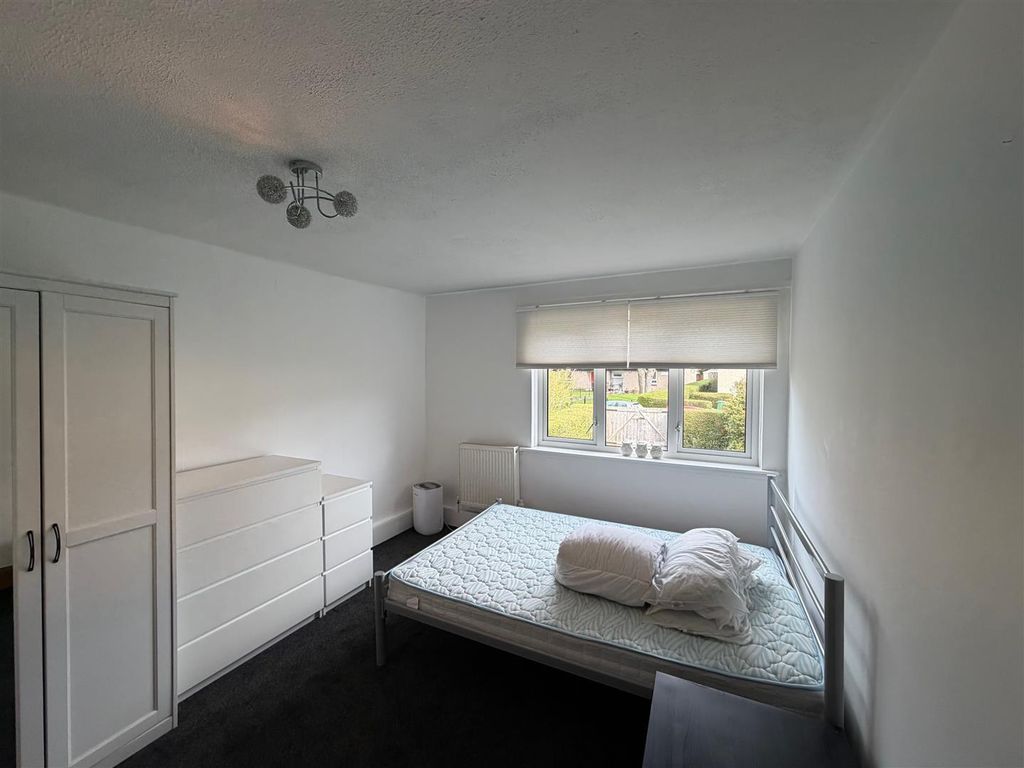 Property photo 2 of 9 Bedroom 1