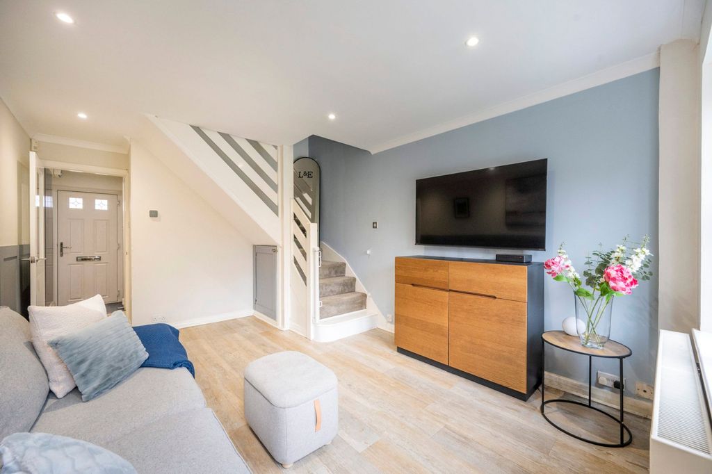 Property photo 2 of 11 Living Room