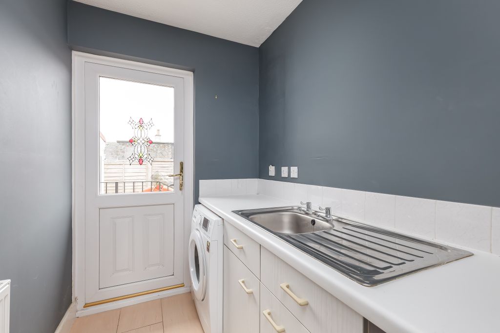 Additional image 8 of 3 bed detached bungalow for sale9 Cameron Knowe, Philpstoun, Linlithgow EH49