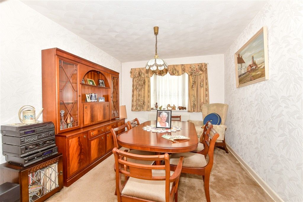 Property photo 3 of 9 Dining Area