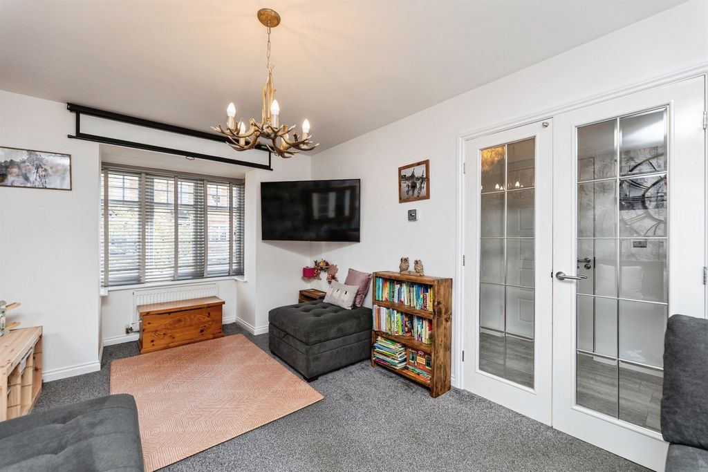 Property photo 3 of 17