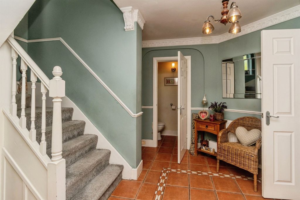 Property photo 3 of 18