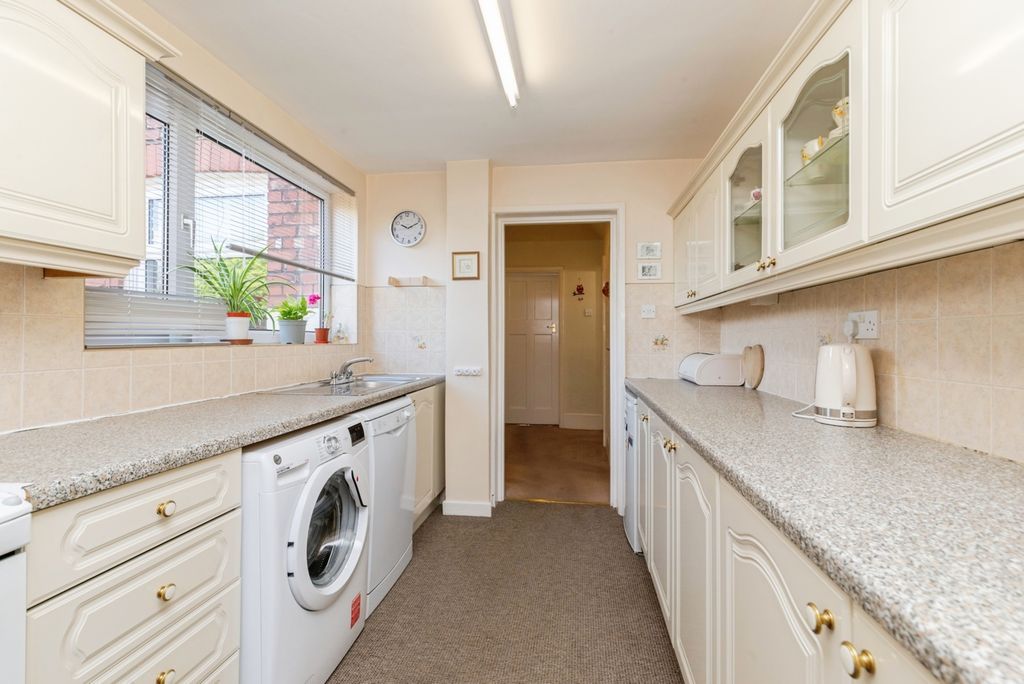 Property photo 3 of 15 Kitchen