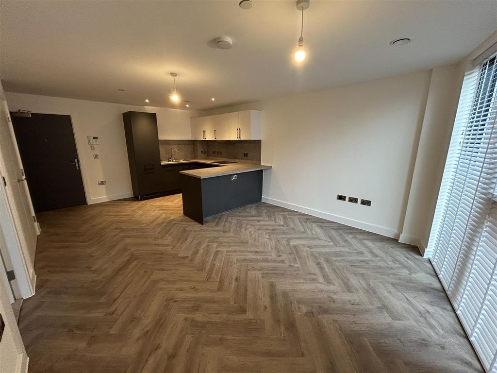 Property photo 3 of 7 Living Room