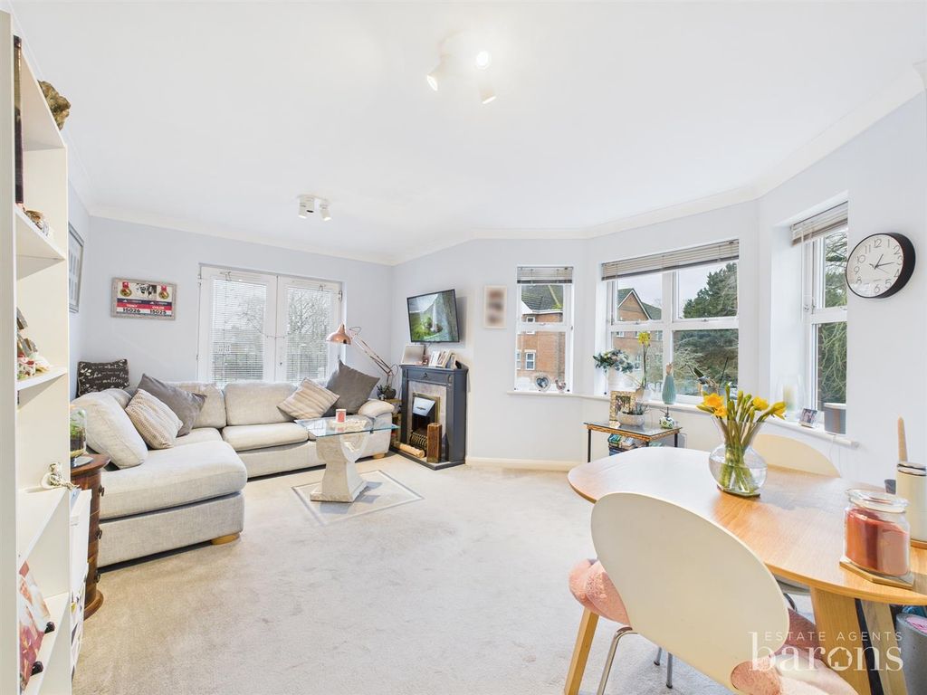 Property photo 3 of 14 Cam05500G0-Pr0125-Still005.Jpg