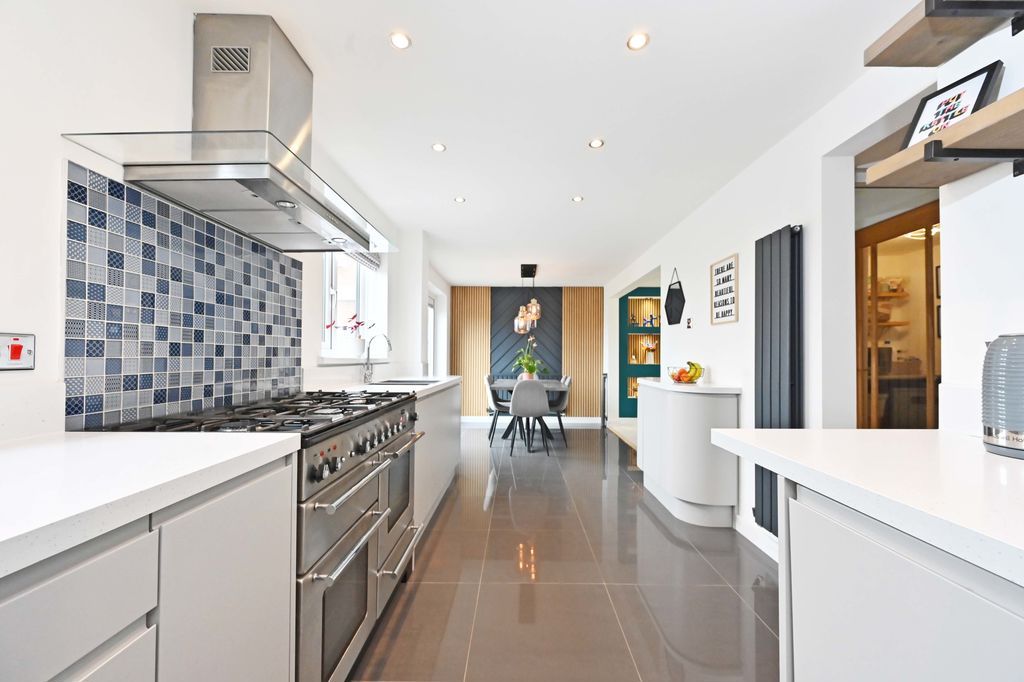 Property photo 3 of 51 Kitchen/Diner