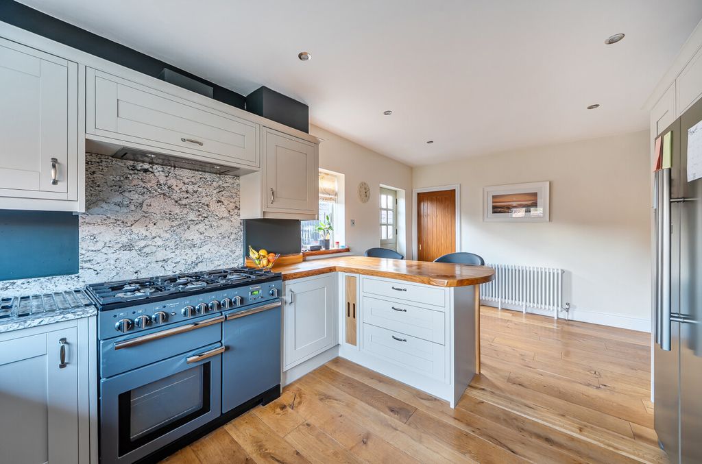 Property photo 2 of 13 1420888-26-69A882...