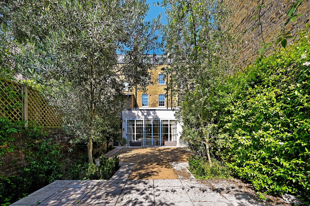 Property photo 1 of 24