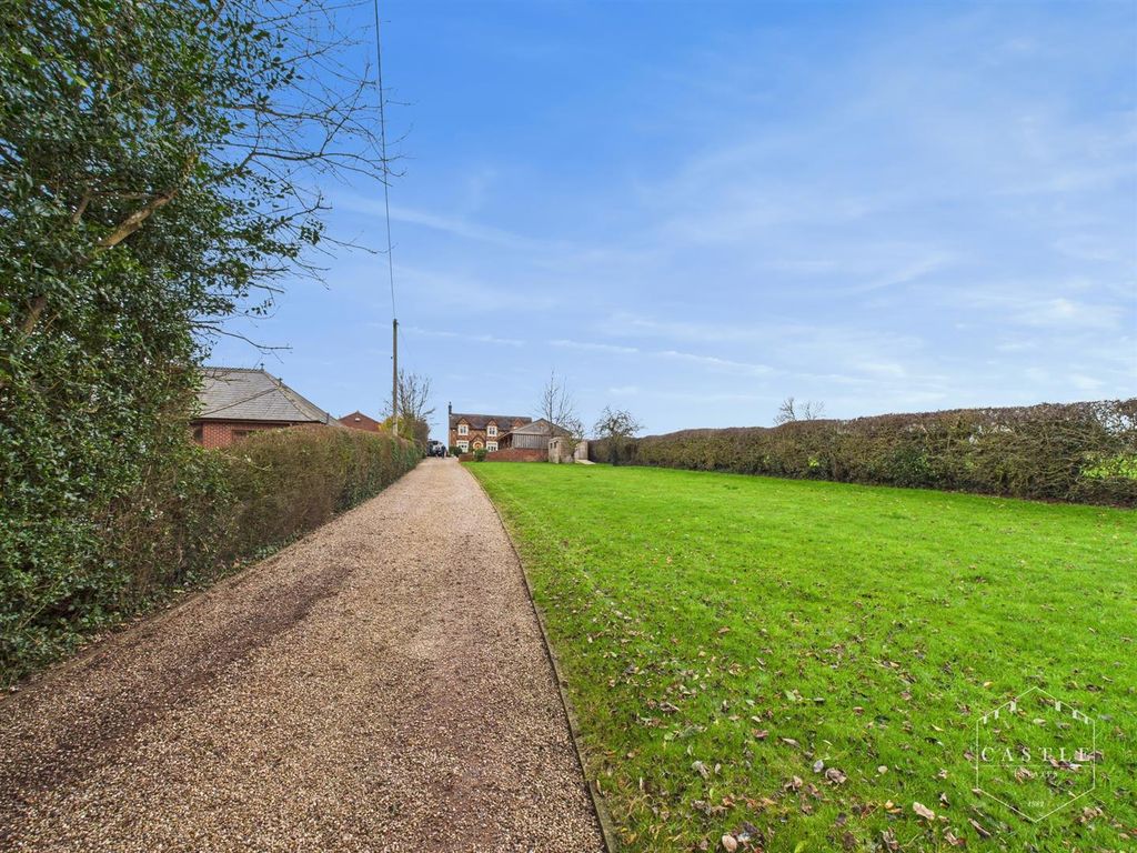 Property photo 2 of 45 Outside