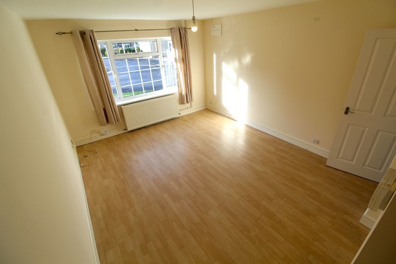 Property photo 3 of 8 Lounge/Diner