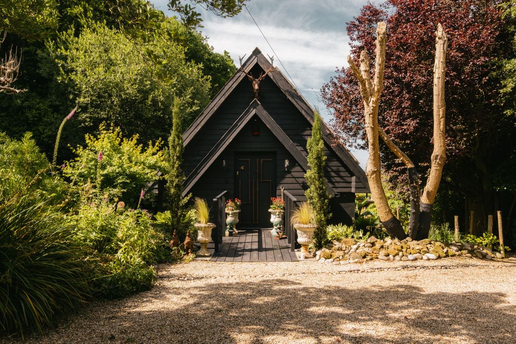 Property photo 1 of 37 Croft-Hastings-Tilekilnlane-Exterior