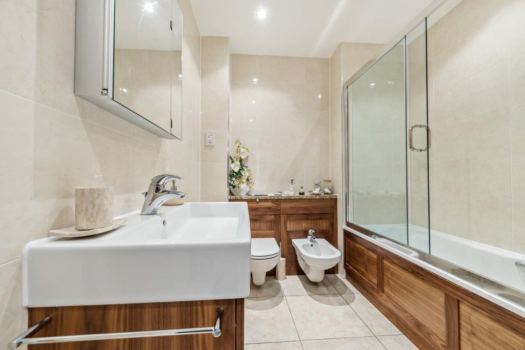 Property photo 3 of 14 Picture 3