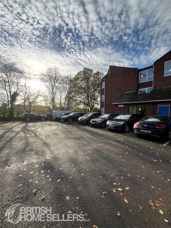 Property photo 1 of 19 Picture No. 13