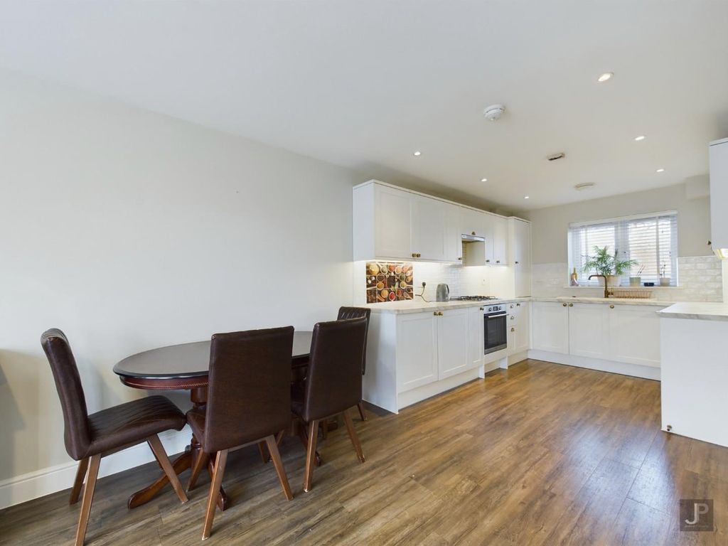 Property photo 3 of 21 Cam01632G0-Pr0076-Still004.Jpg