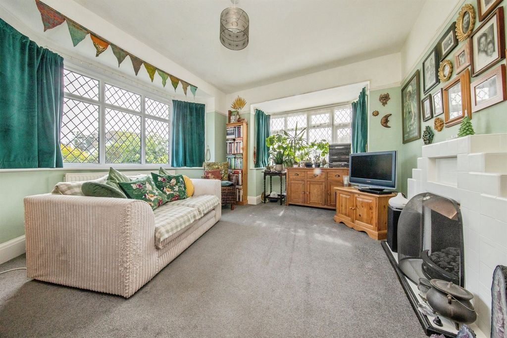 Property photo 2 of 19