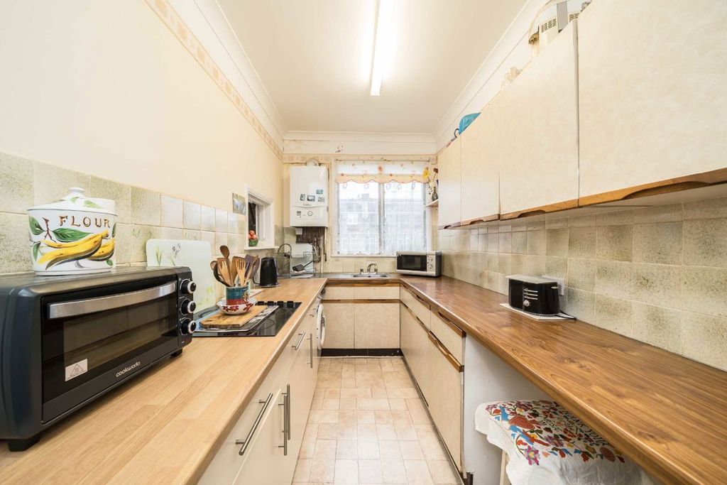 Property photo 3 of 5