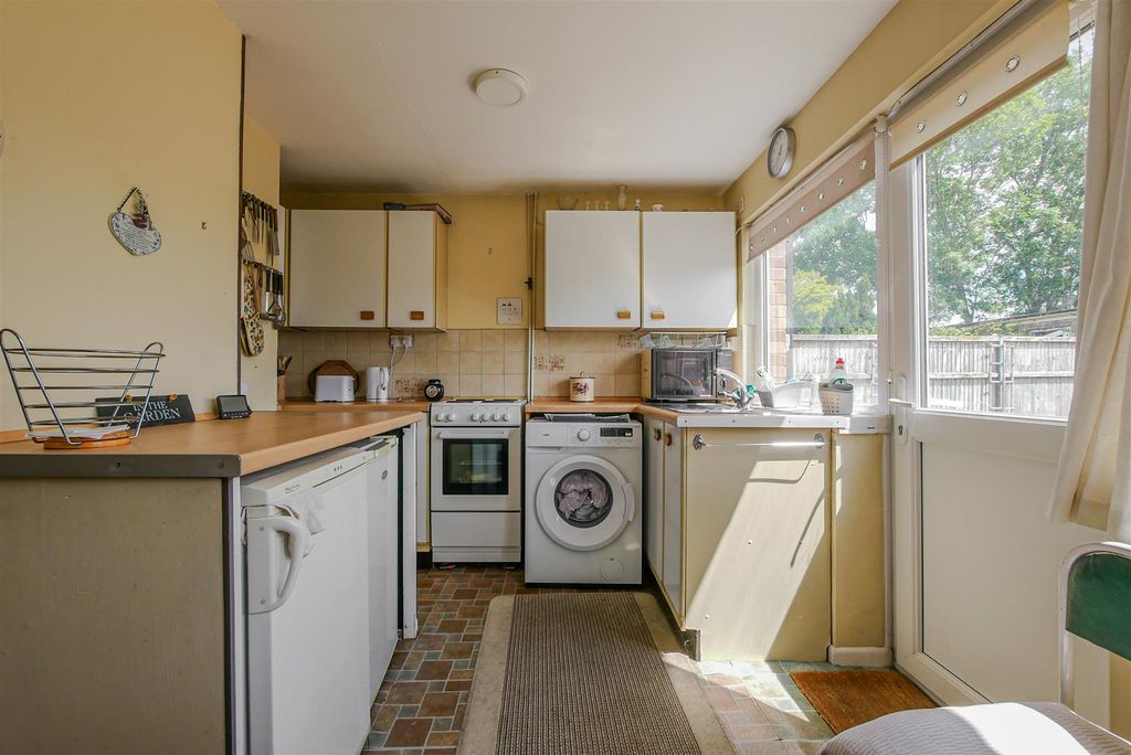 Property photo 3 of 14 Kitchen/Diner
