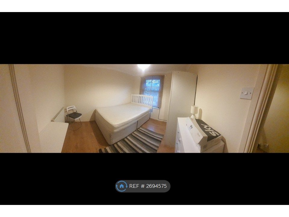 Property photo 3 of 7 Room 4