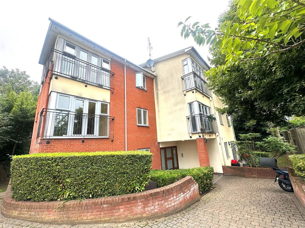 Property photo 1 of 5 Coopers Estate Agents
