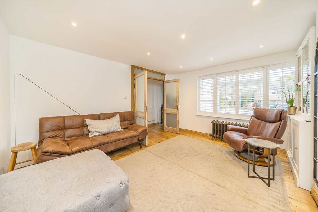 Property photo 2 of 7