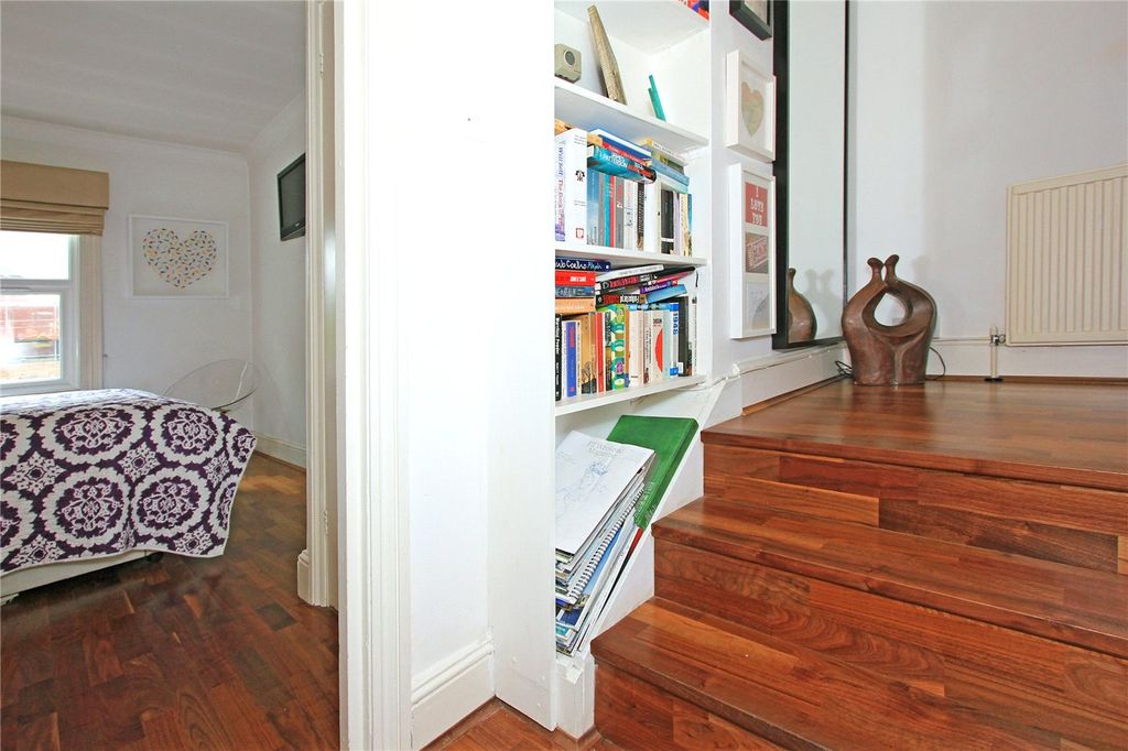 Property photo 3 of 11 Picture No. 14