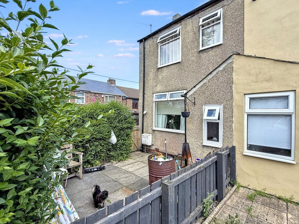 Property photo 1 of 2