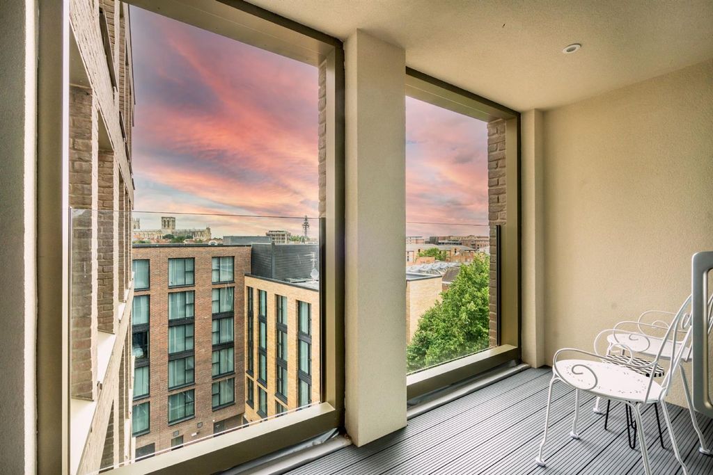 Property photo 2 of 12 Apt 611 2.Jpg