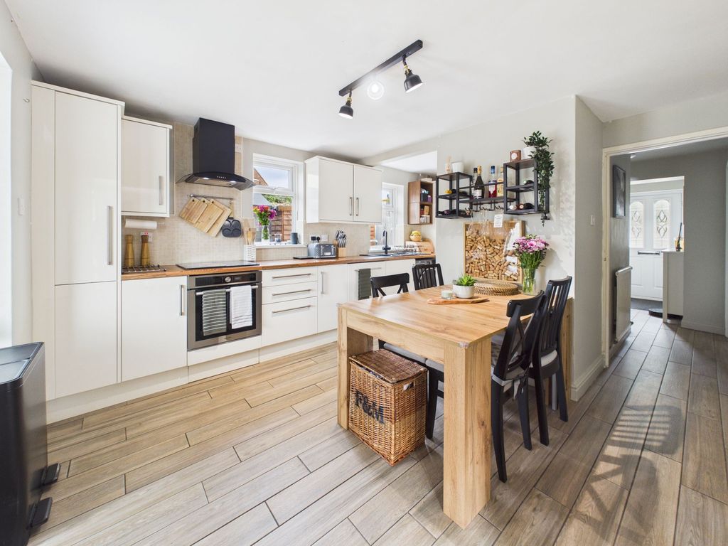 Property photo 3 of 29 Dining Kitchen
