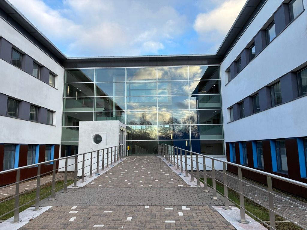 Property photo 1 of 11 Photo 4