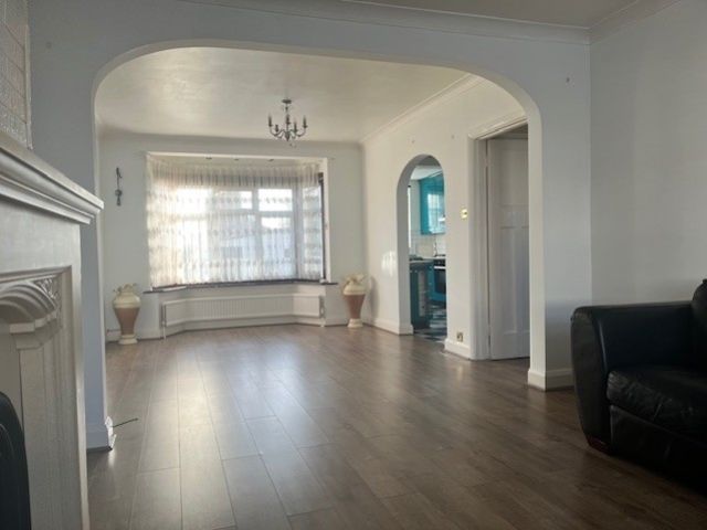 Property photo 2 of 14 R4