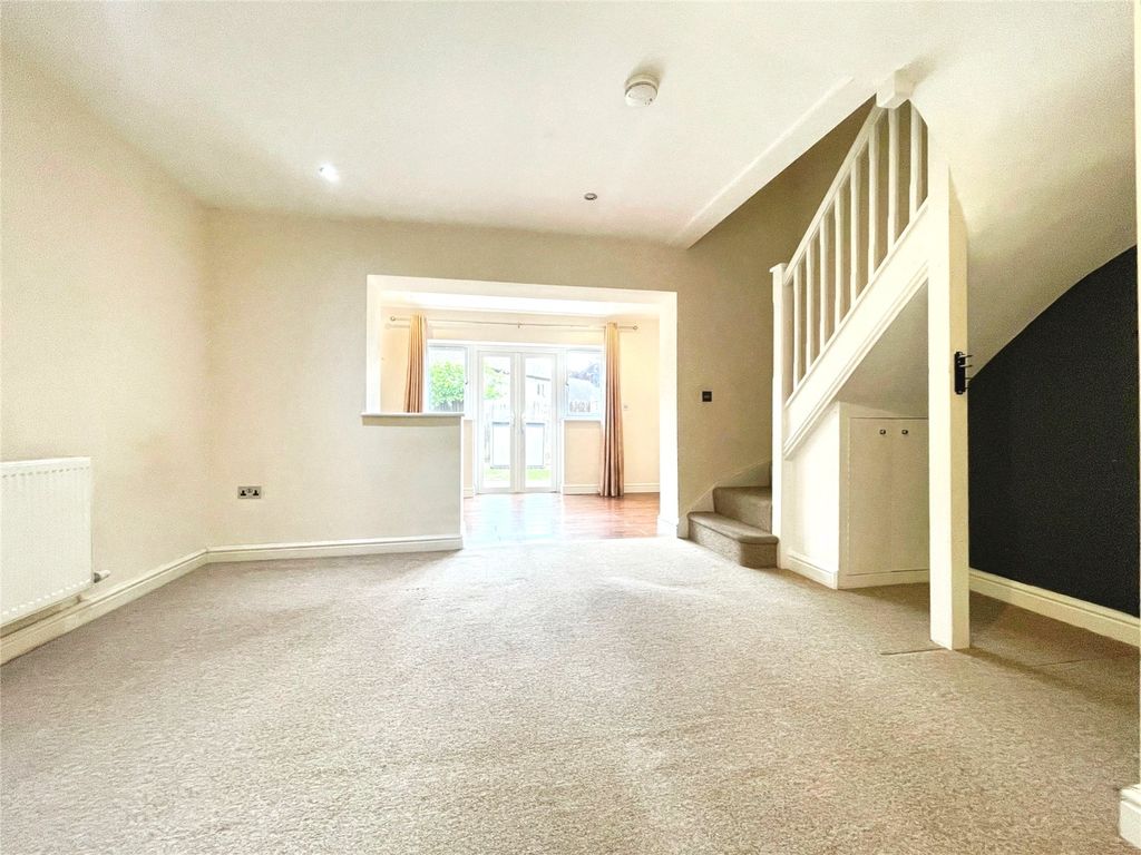 Property photo 3 of 11 Picture No. 27