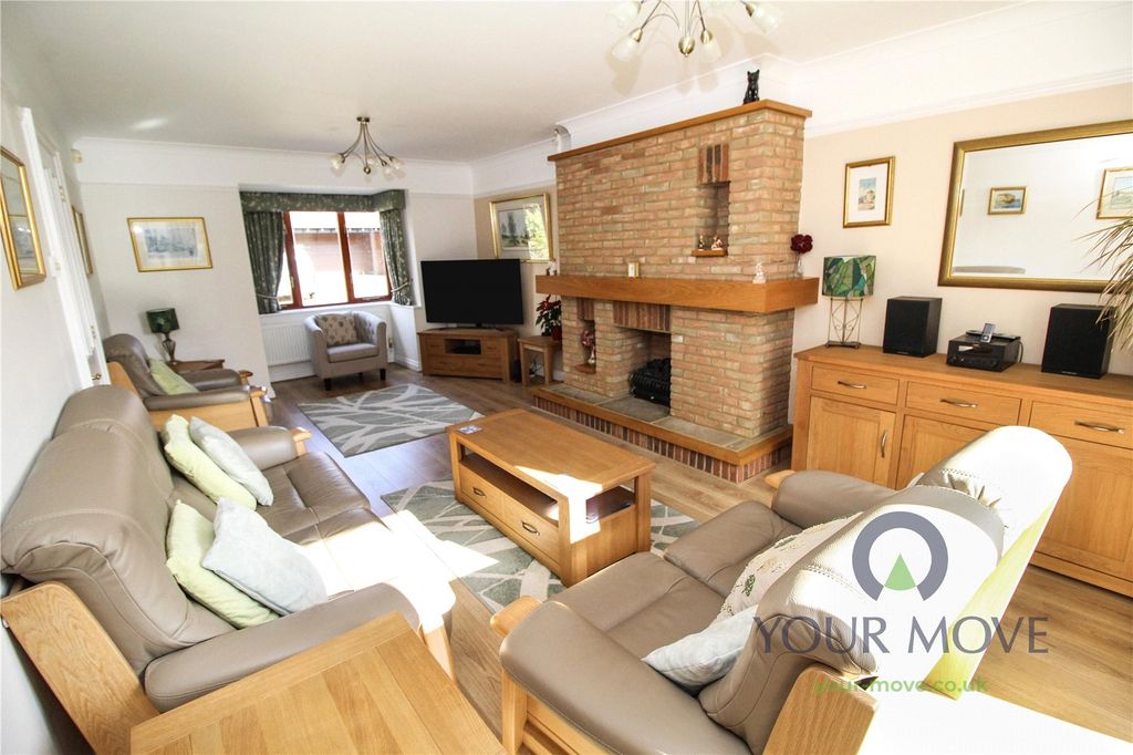 Property photo 2 of 21 Living Room