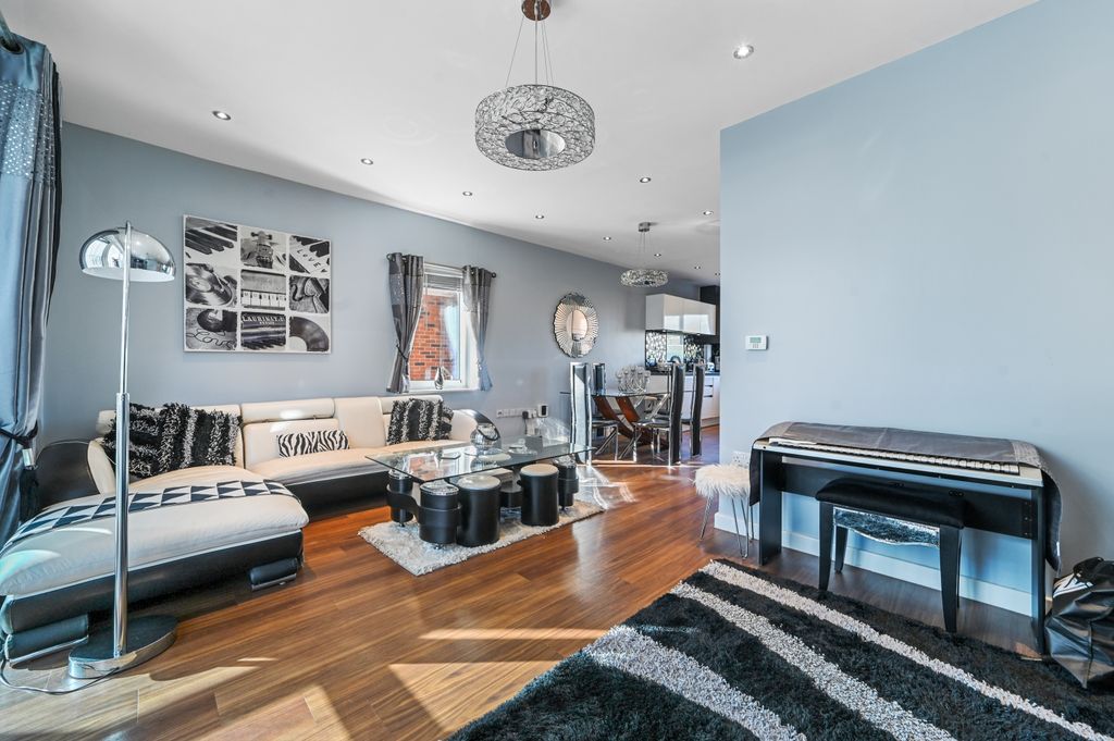 Property photo 2 of 37 Ht-Ja-28Flameway-19
