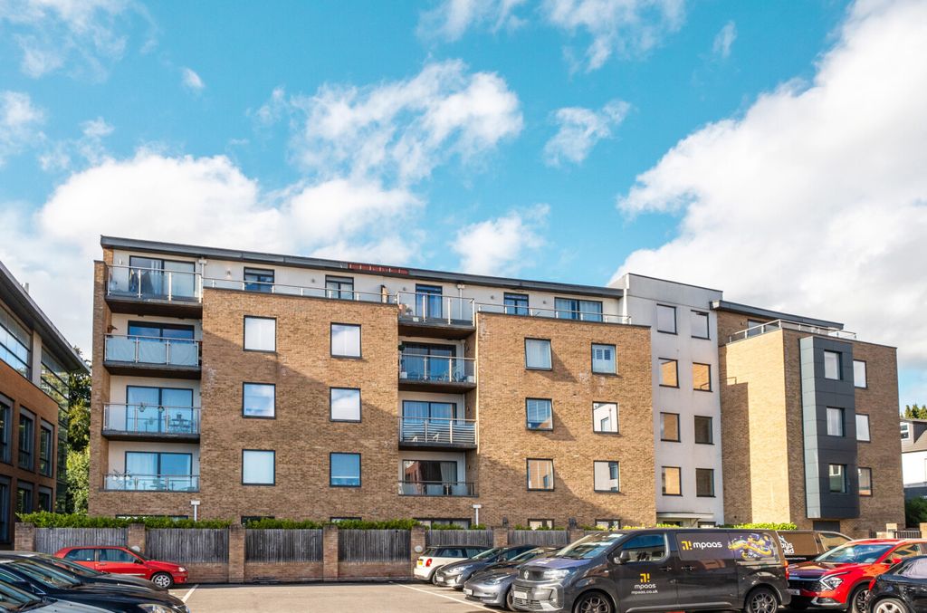 Property photo 1 of 20 1350137-1-68c2F69...