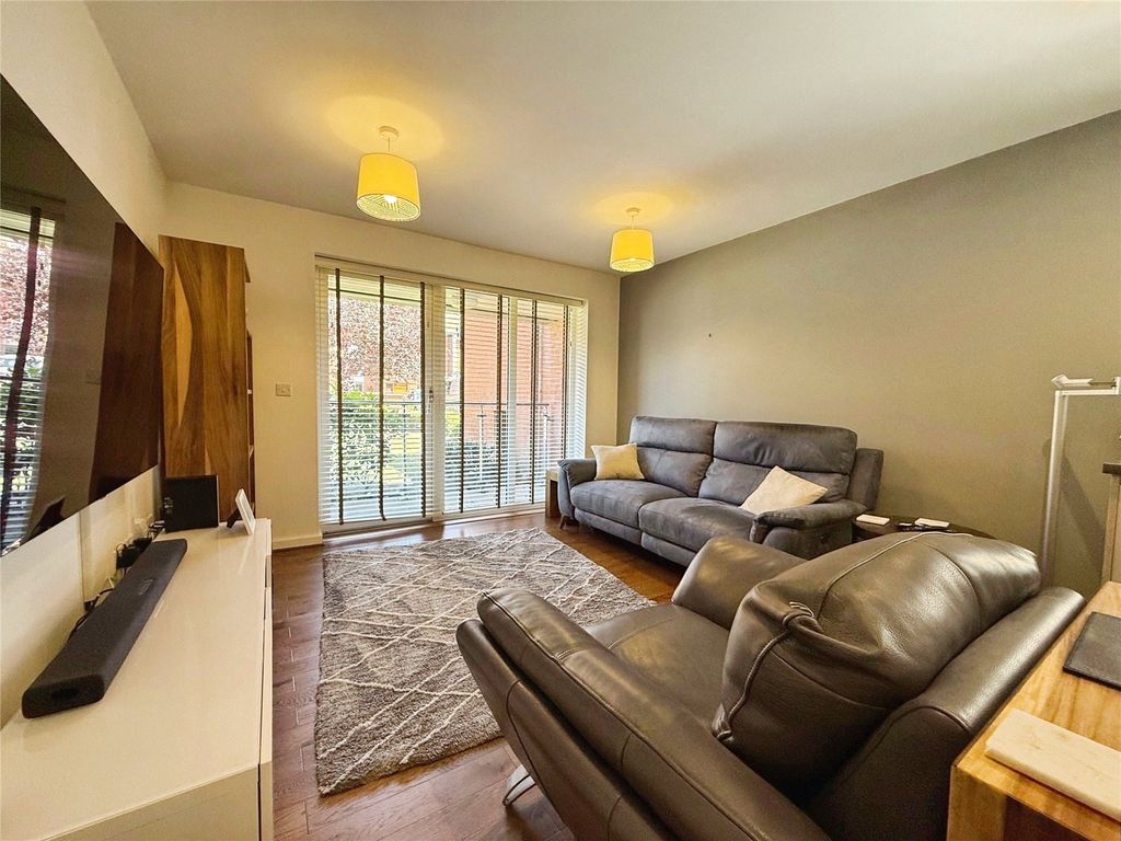 Property photo 2 of 12 Picture No. 10