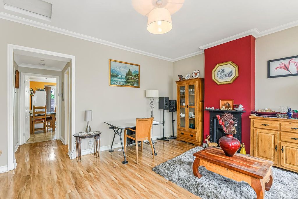 Property photo 3 of 19