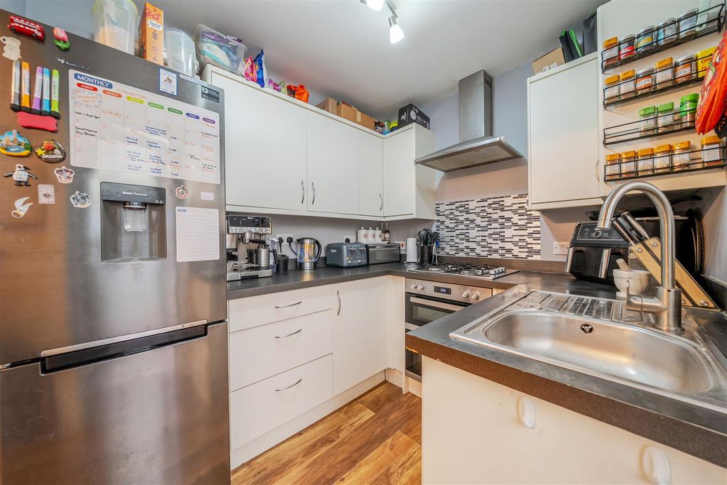 Property photo 2 of 20 Kitchen