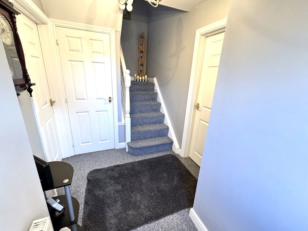 Property photo 2 of 34