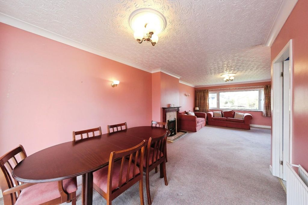 Property photo 2 of 28 Dining Room