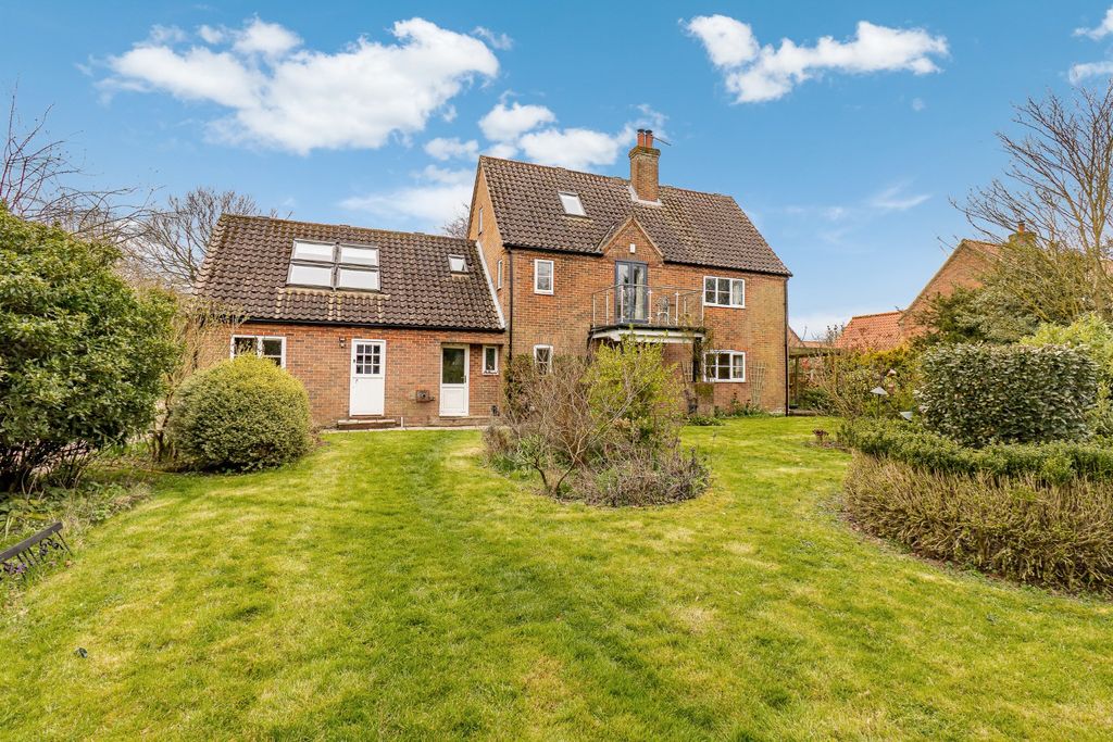 Property photo 2 of 42 4991024