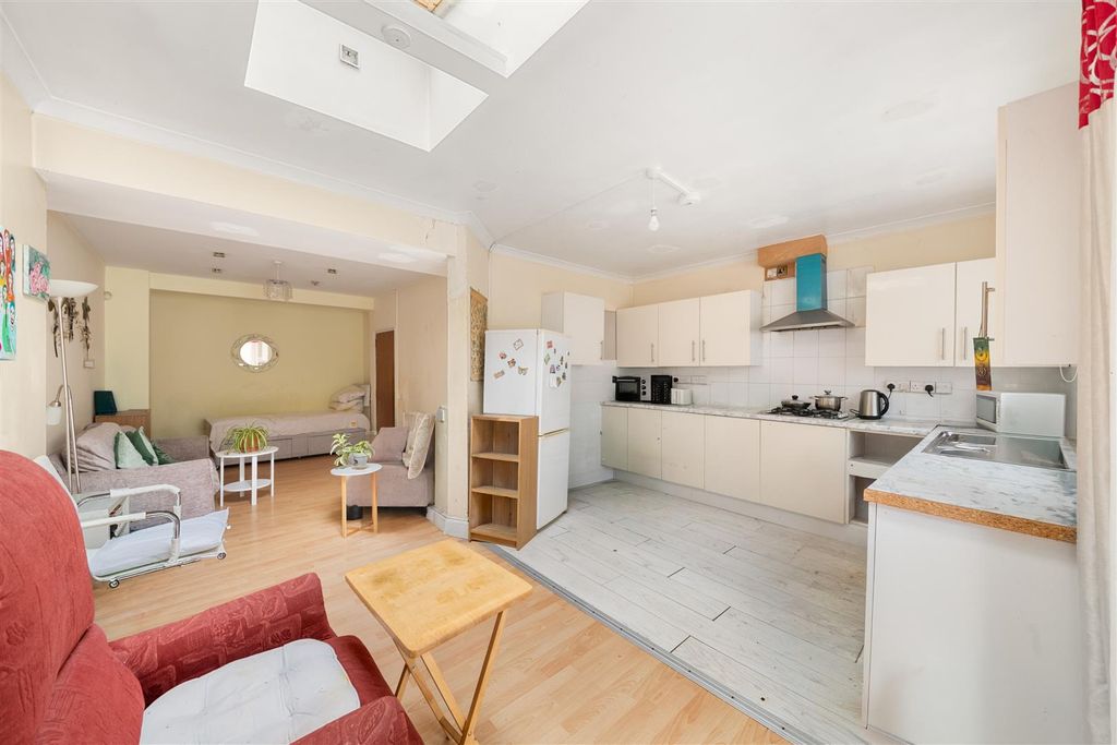 Property photo 3 of 13