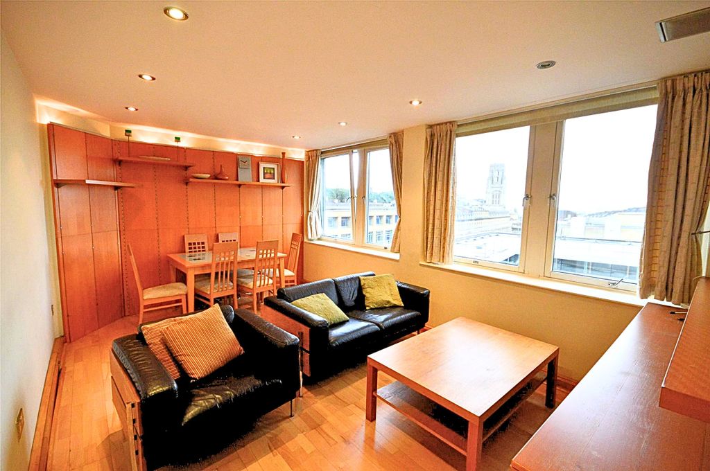 Property photo 3 of 17 Picture No. 25