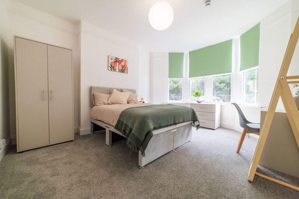 Property photo 3 of 6 Lrg_Call 02920 668585 To Secure Your Viewing _4 (1
