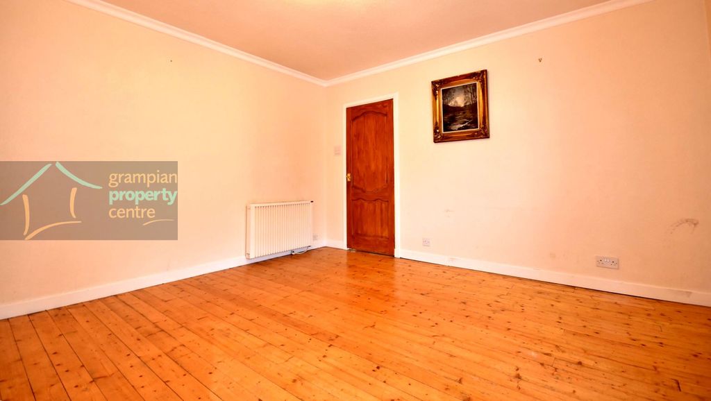 Property photo 3 of 18 Lounge 2.Jpg