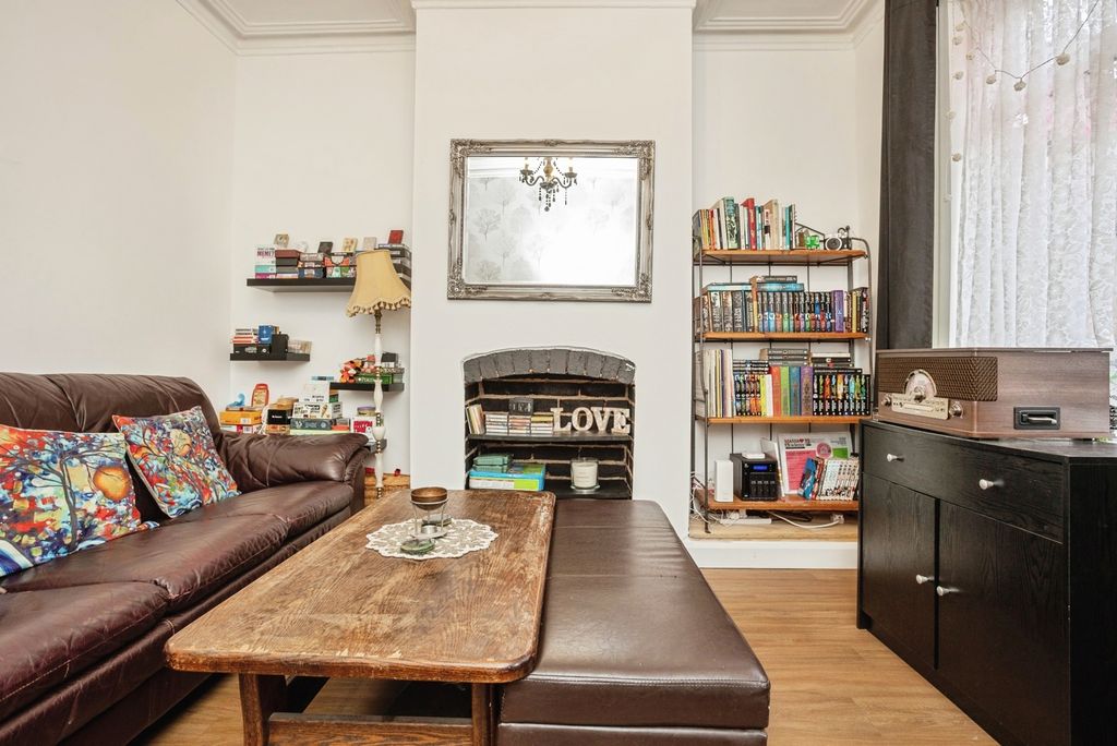 Property photo 2 of 22 Pbox-Img.Jpg