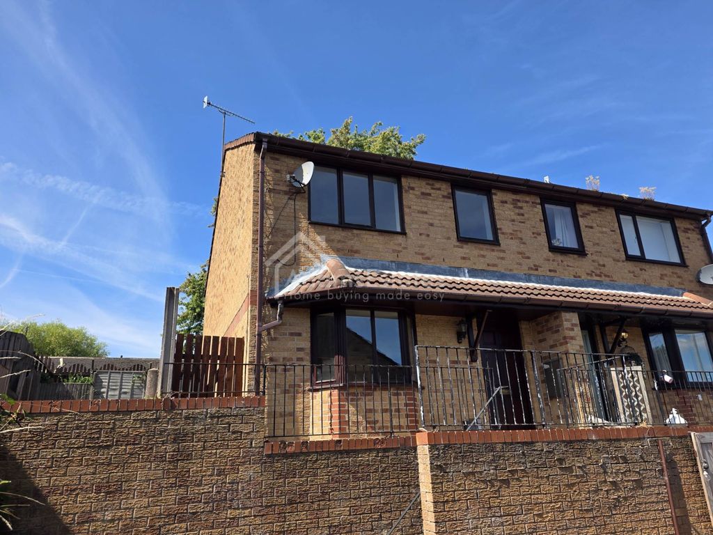 Property photo 1 of 11