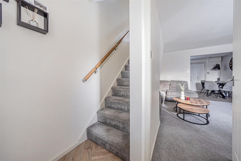 Property photo 2 of 13 1388719-8-693Aada72Fa5F.Jpg