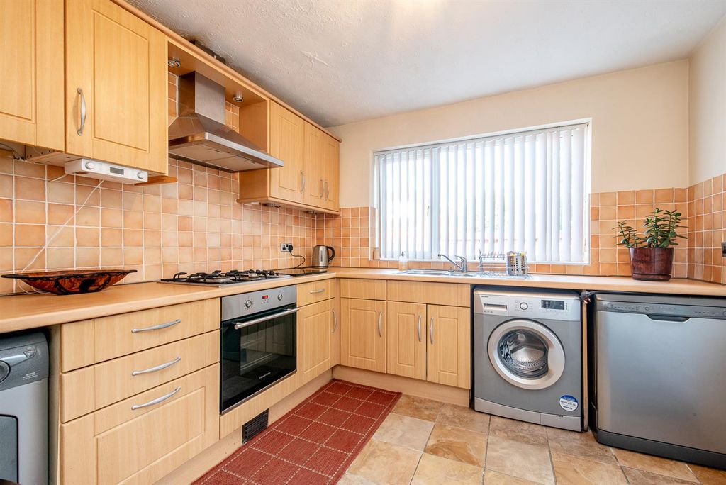 Property photo 3 of 22 Kitchen
