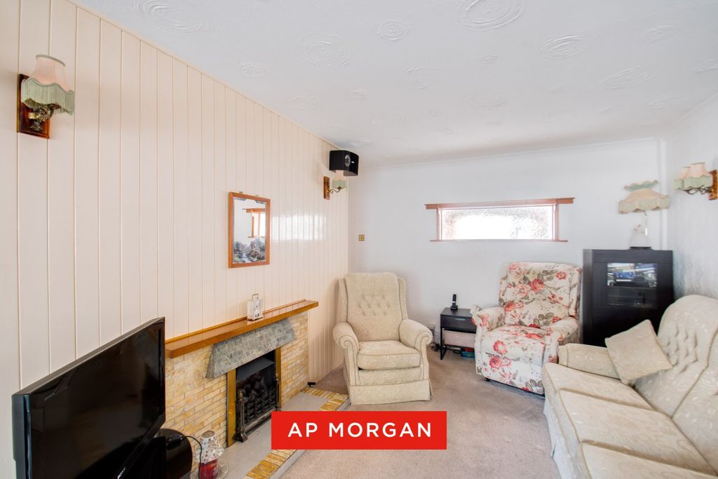 Property photo 3 of 19 Picture No. 16