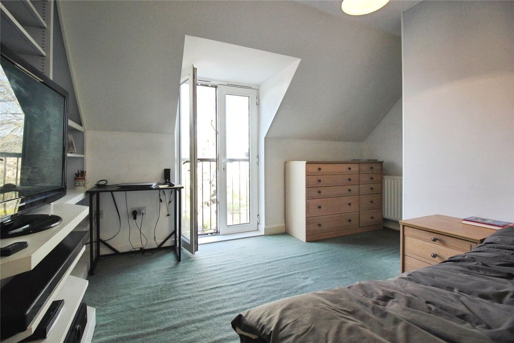 Property photo 3 of 8 Picture No. 04